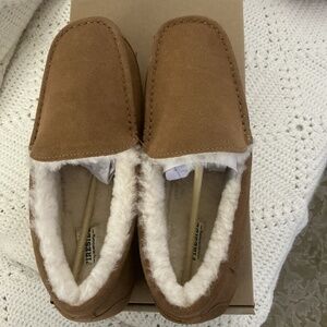 Men's 11WIDE Fireside by Dearfoams Melbourne Genuine Shearling Slipper Chestnut